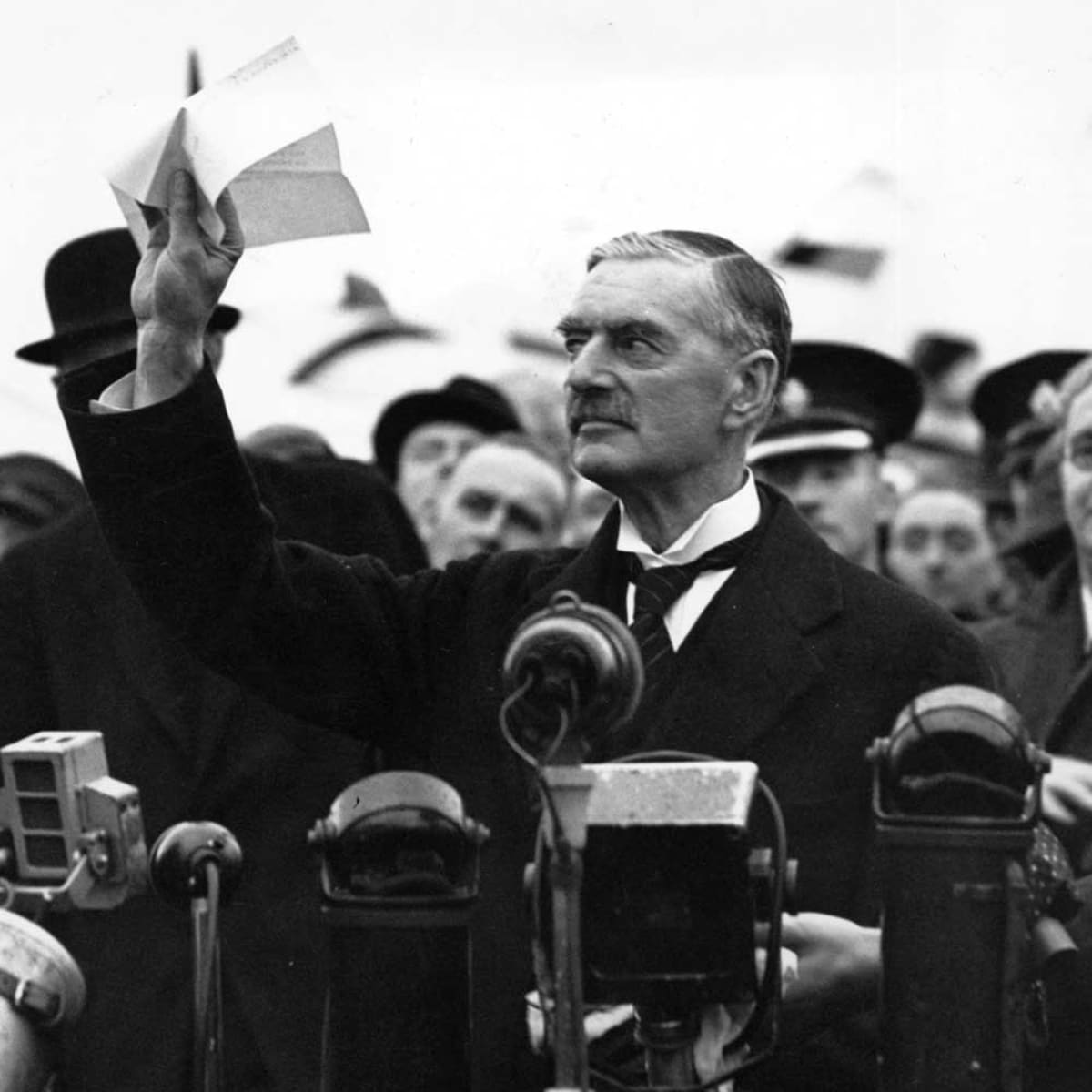 hith-neville-chamberlain-peace-in-our-time-1938-2.jpg