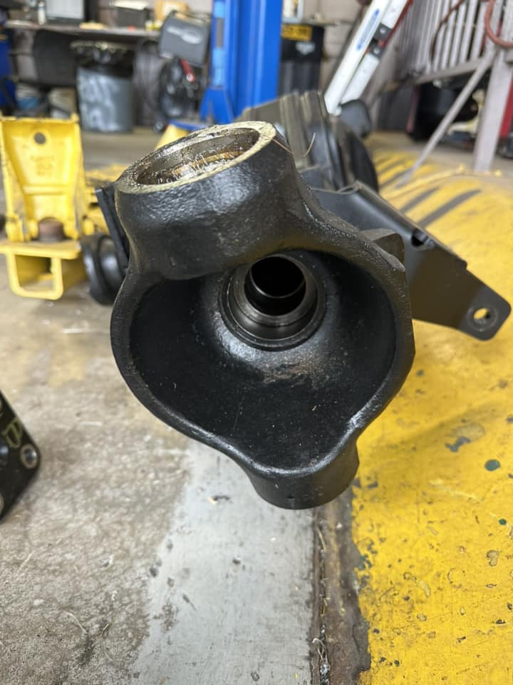 IG Front axle hsg1.jpg