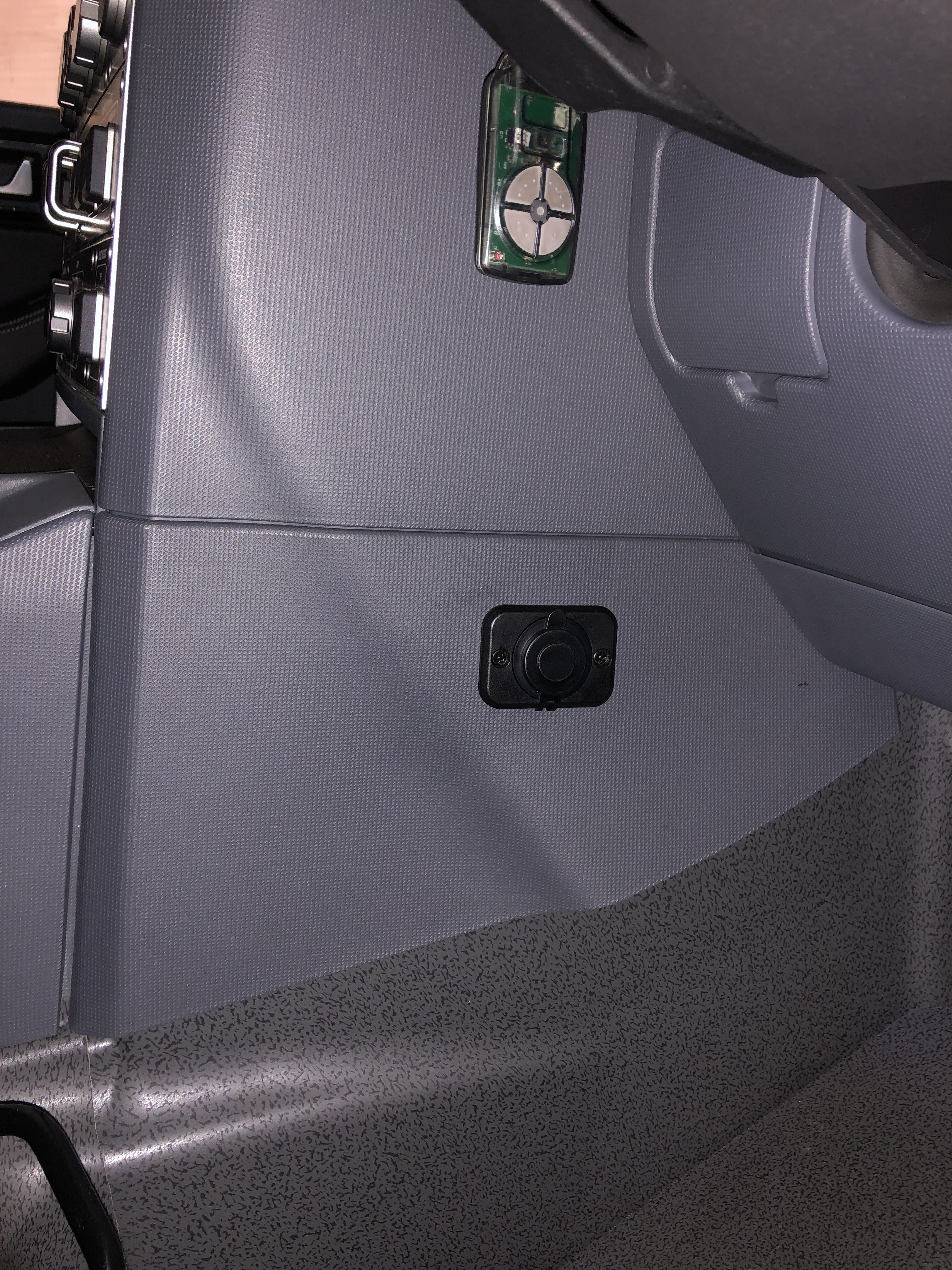 Additional USB drivers footwell.JPG