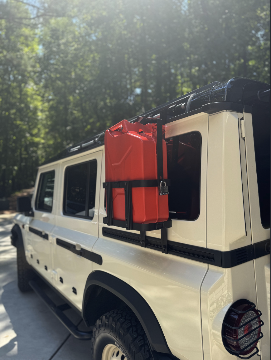 Ineos Rack with Red Jerry Can.png