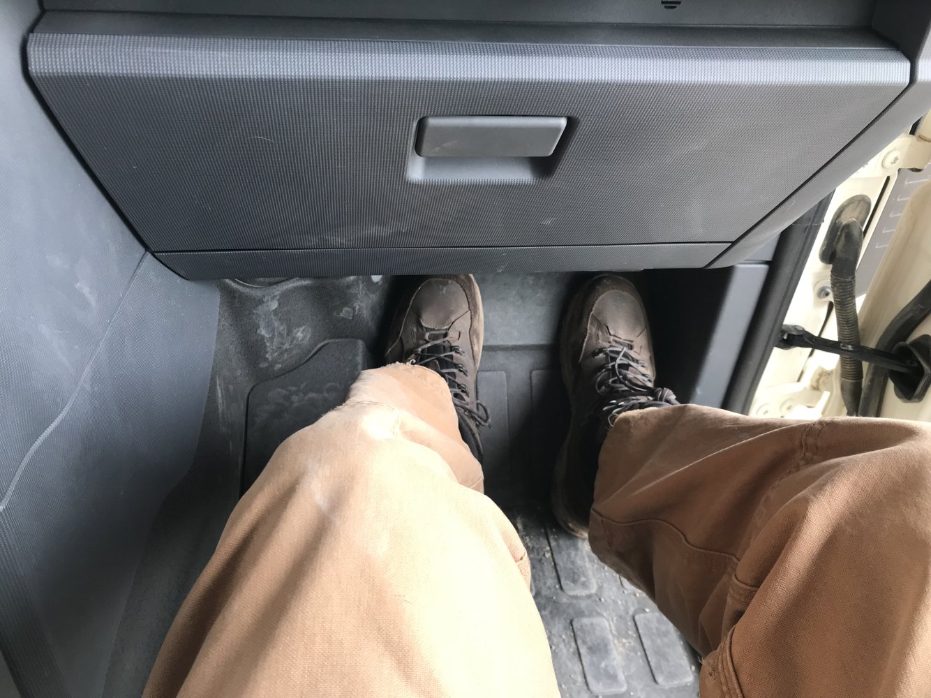 Pass_footwell_2.jpg